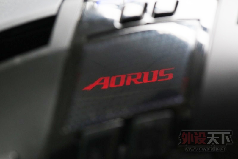 AORUS Thunder M7 MMO���ǲ������