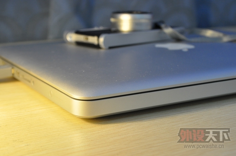 [15p]MacBook Pro~ҲԱҵ
