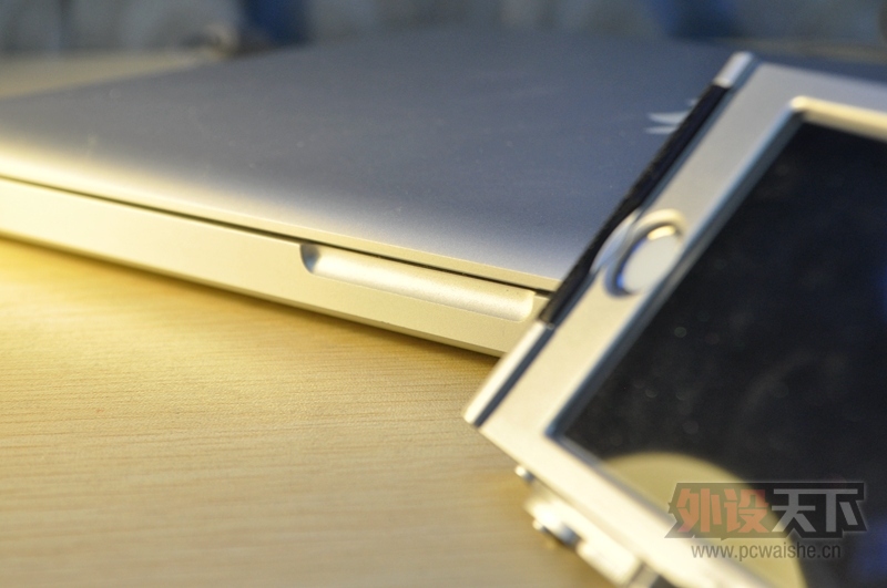 [15p]MacBook Pro~ҲԱҵ