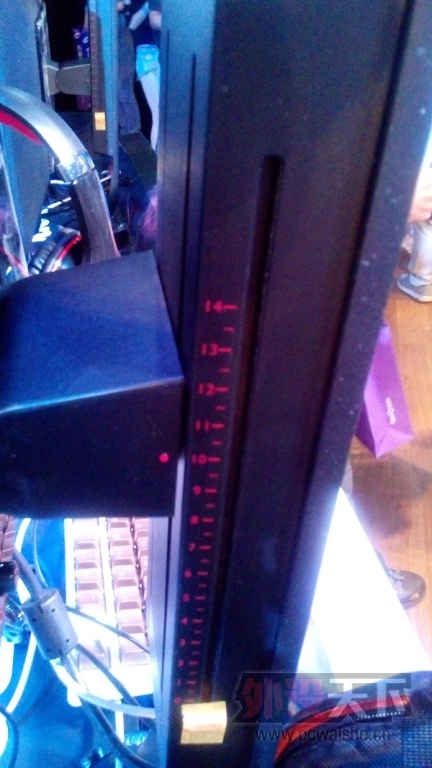 �������� ����һ�����������羺��ʾ��XL2430T������