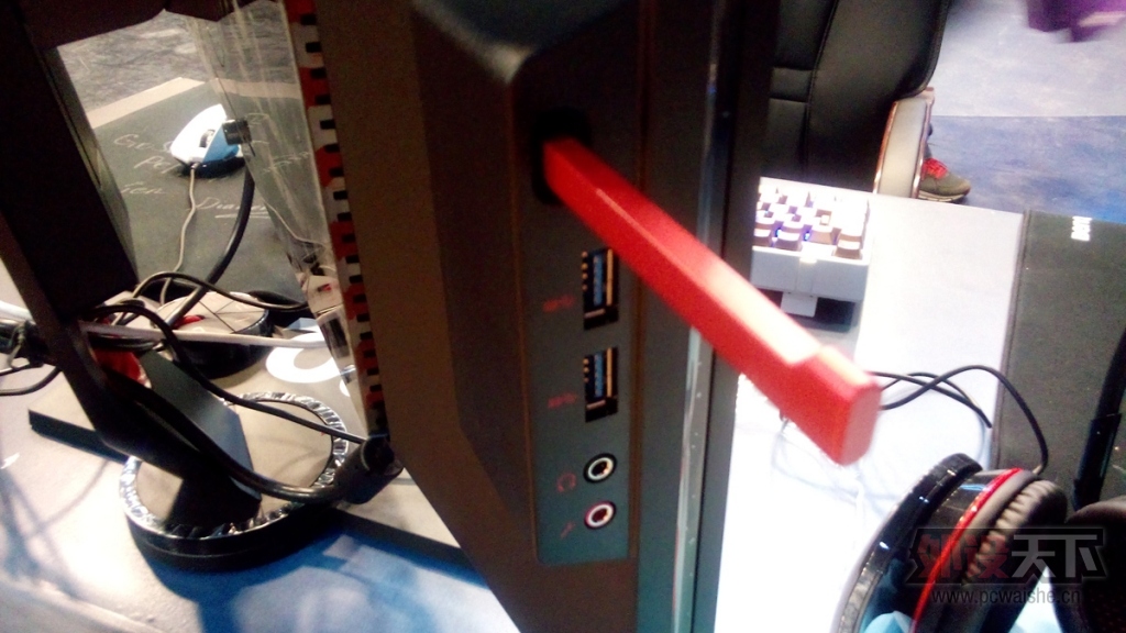 �������� ����һ�����������羺��ʾ��XL2430T������