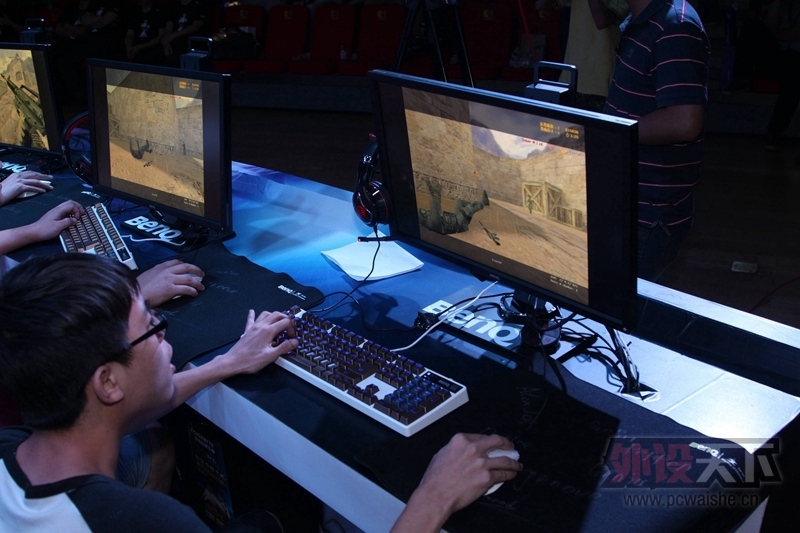 һ���콢��ճ���-BENQ��������.���ֻ�ɽ�����