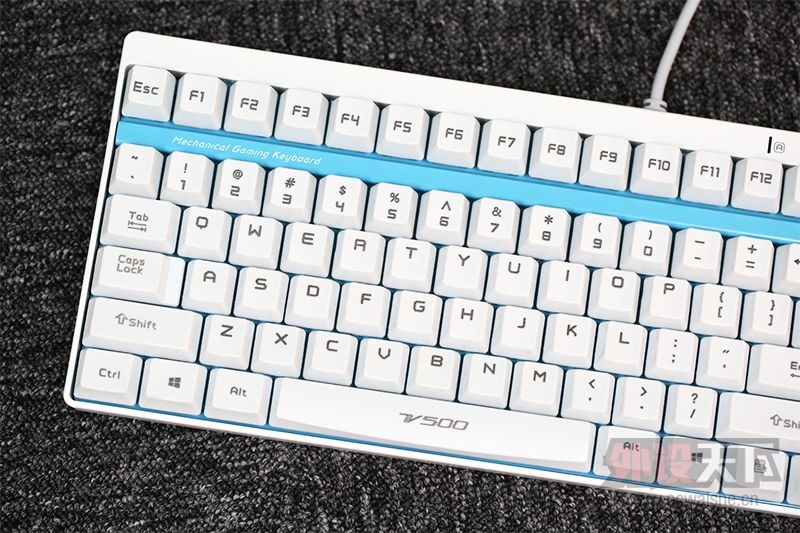 �۵��ʲ��͡����װ�V500��ɫ���е���̲���