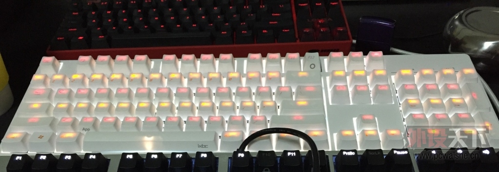 �����������ѳ��� F104 �׵ư�ɫ ������ɫ 450����