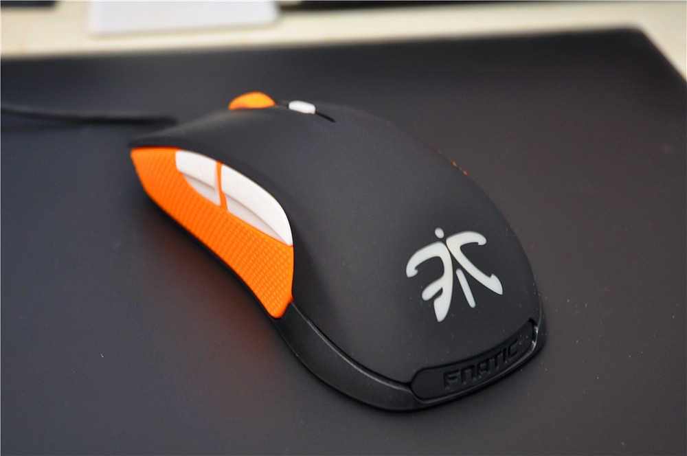 һĨɫķ顪СSteelSeriesFnaticսӰRival