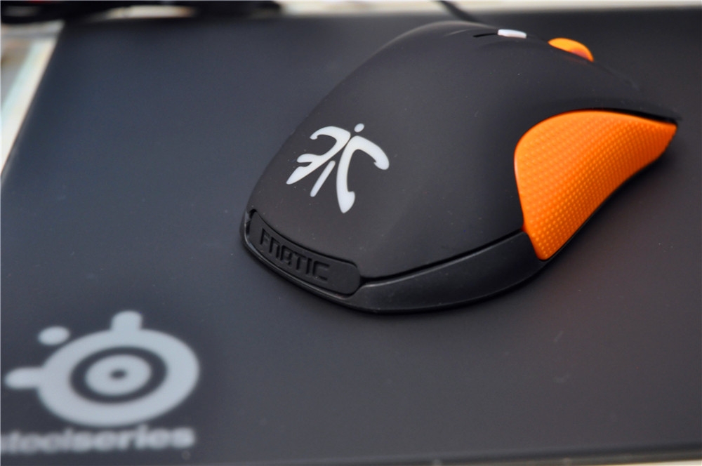 һĨɫķ顪СSteelSeriesFnaticսӰRival