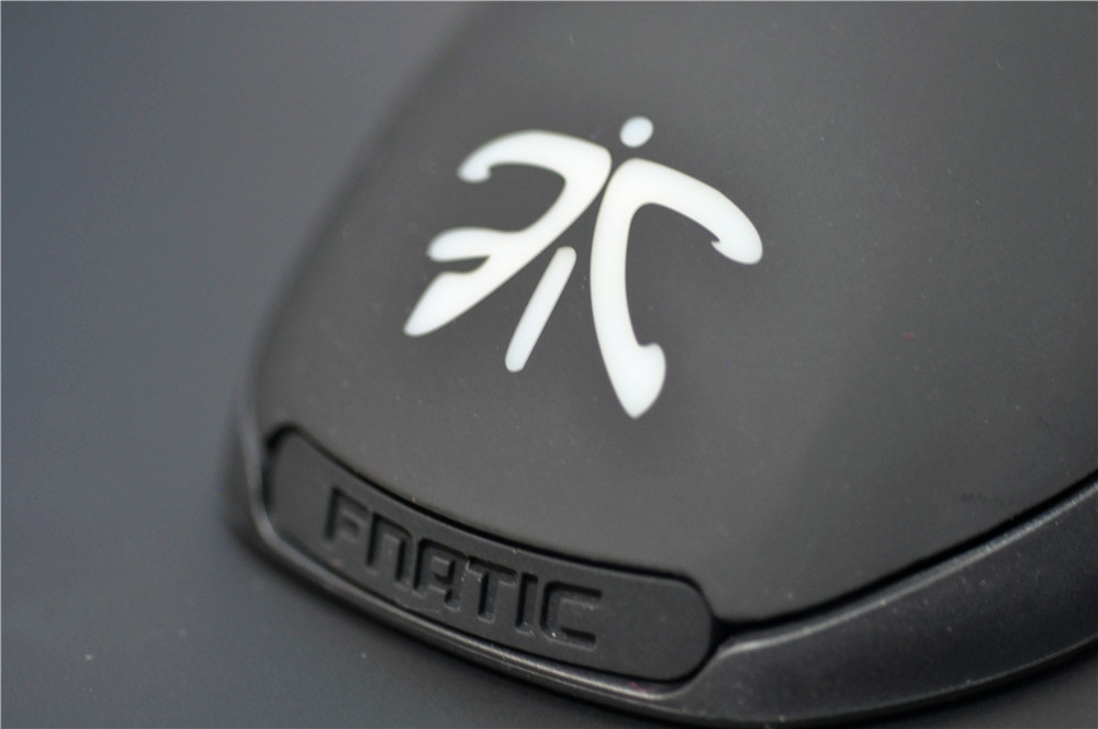 һĨɫķ顪СSteelSeriesFnaticսӰRival