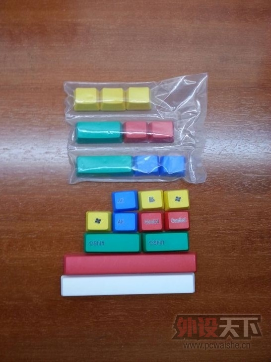 ���㶫��(�ѳ�����)�˼�ñ�գ���һ�����ü�ñ��
