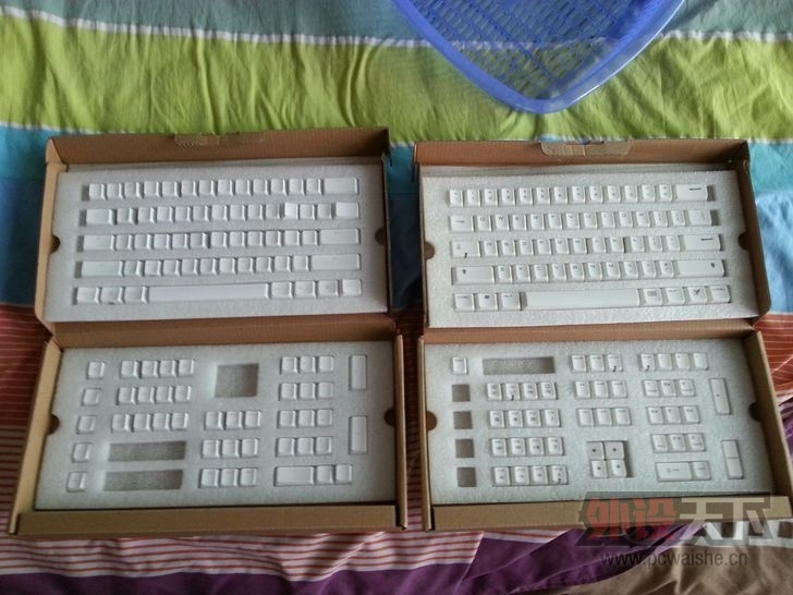 ���㶫��(�ѳ�����)�˼�ñ�գ���һ�����ü�ñ��