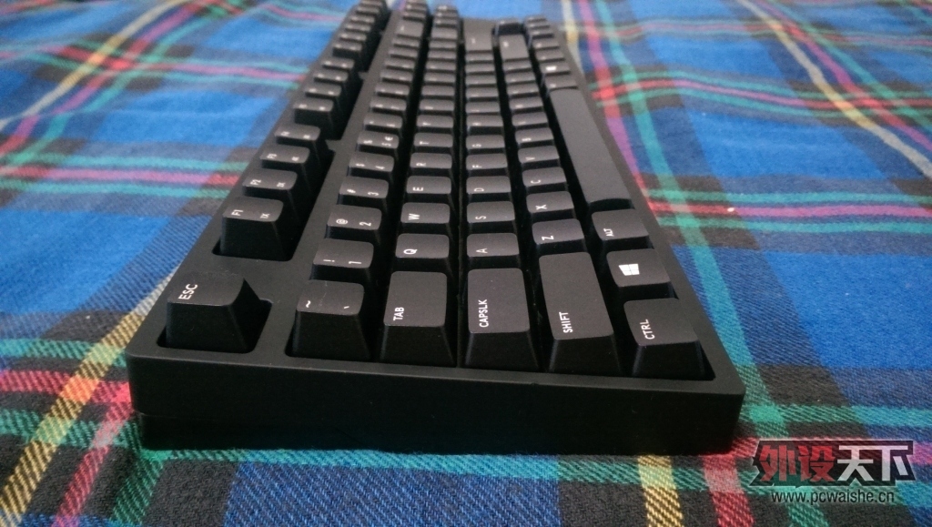 114713pqduied748z3xxil.jpg