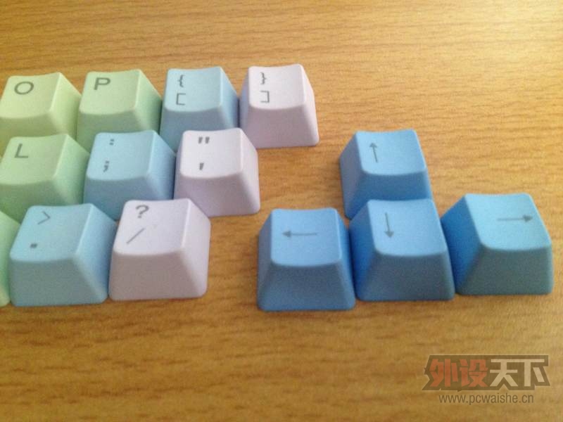 �����֡���kbc����pbt37+С���̻�ɫpbt