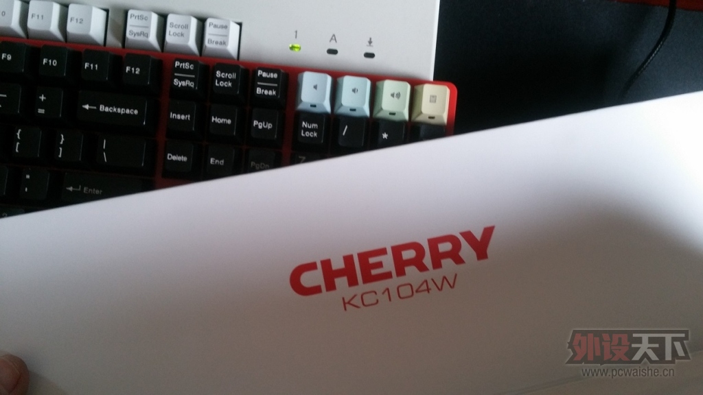 ����ԭ��KC 104B/W��ñ�� ������㸣�����Ǳ��Ӱ�����