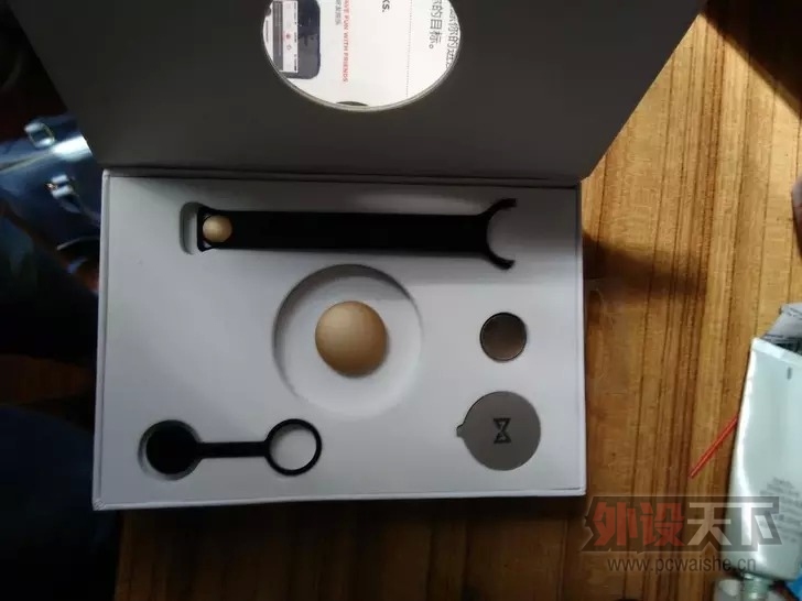 �������豸�������ϡ�����Misfit Shine ���������ֻ��ֱ�