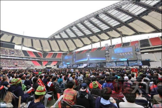 ��LOL��CEO�Ƶ羺�ؽ���Ϊ���˻���Ŀ S5���й��ٰ�