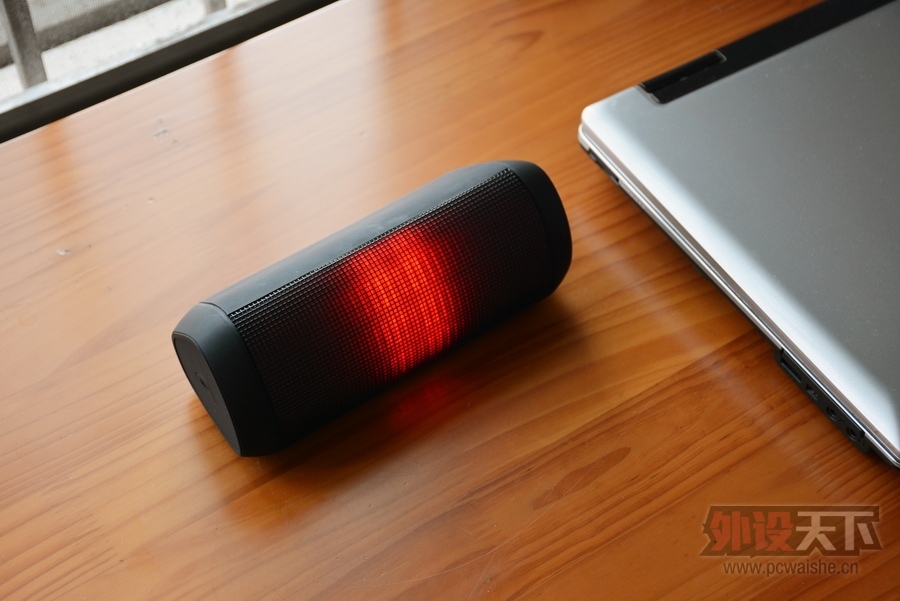 ��һ��������Ч��ֱ�棬���ٻ�Ӱ��JBL_ PULSE������������