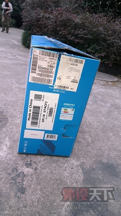 �����ݡ���DELL ����2913��ʾ�����л��ڱ����޻��㣬©��������Χ����