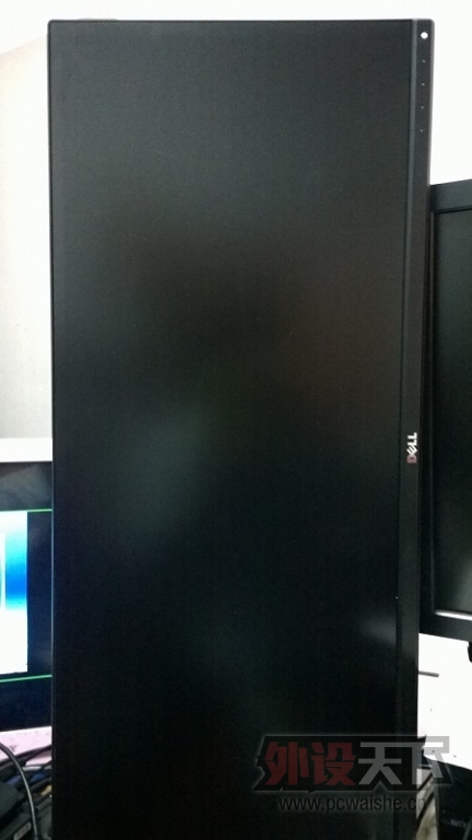 �����ݡ���DELL ����2913��ʾ�����л��ڱ����޻��㣬©��������Χ����