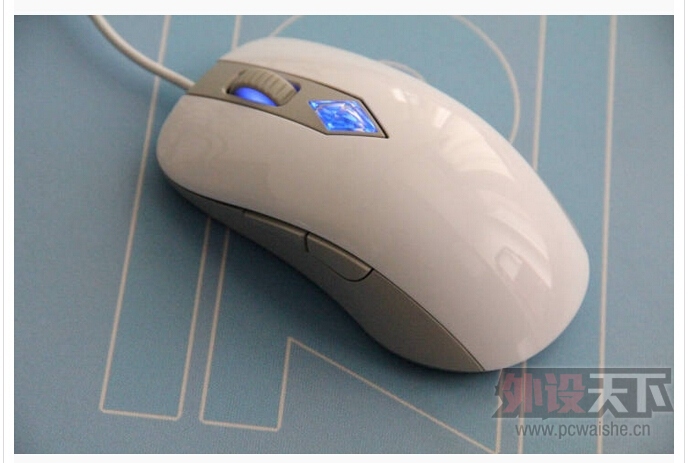 �ϴ��ںڶ����ֵ����ģ��������꣬���˷�ͼ�ˣ�