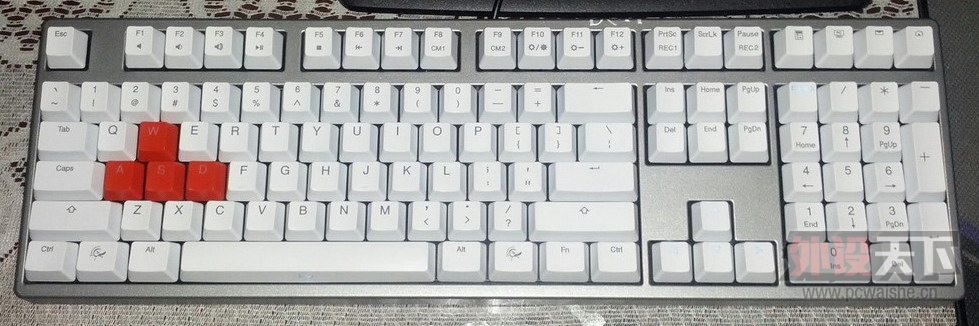����������95��DUCKY spring�������ɫ�׹����+S3��͸��ñ 850��˳��