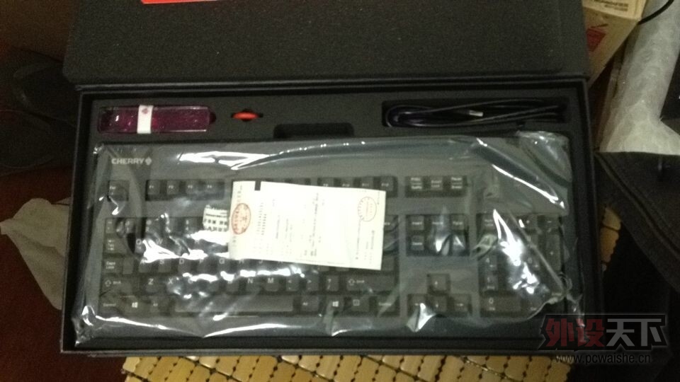 ���Ϻ���CHERRY G80-3000��ɫ���� ���9HD 550Ԫ����