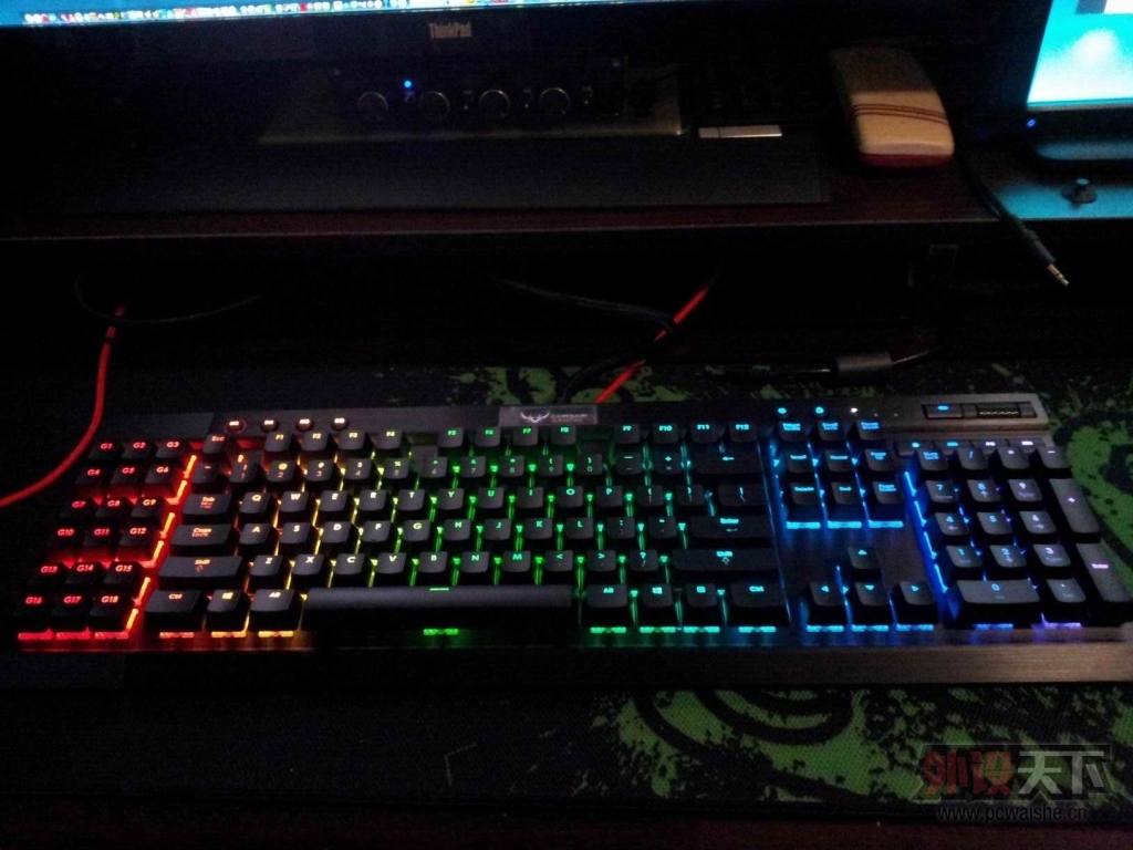 ˧û K95 RGB Ϲ봽-Ƶʾ 