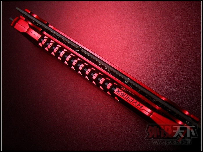 ʿ HyperX Savageϵװ8Gx2 2400MHz