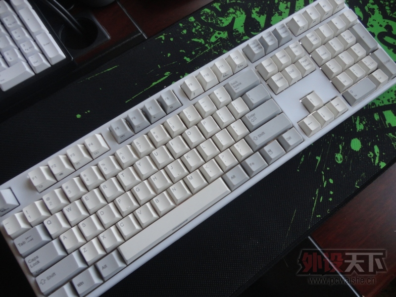 ��һ���ָС���noppoo108������VSrealforce87U�򵥶Ա�����
