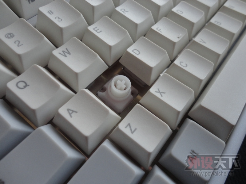 ��һ���ָС���noppoo108������VSrealforce87U�򵥶Ա�����