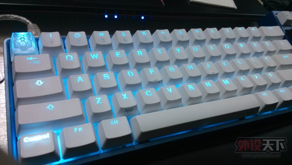 ������������ɫ�̿�G104��͸
