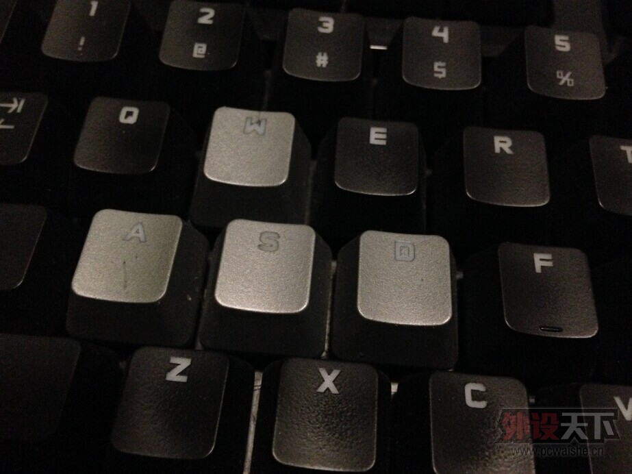 ���ൺ���޼�G710+ 8���� ����