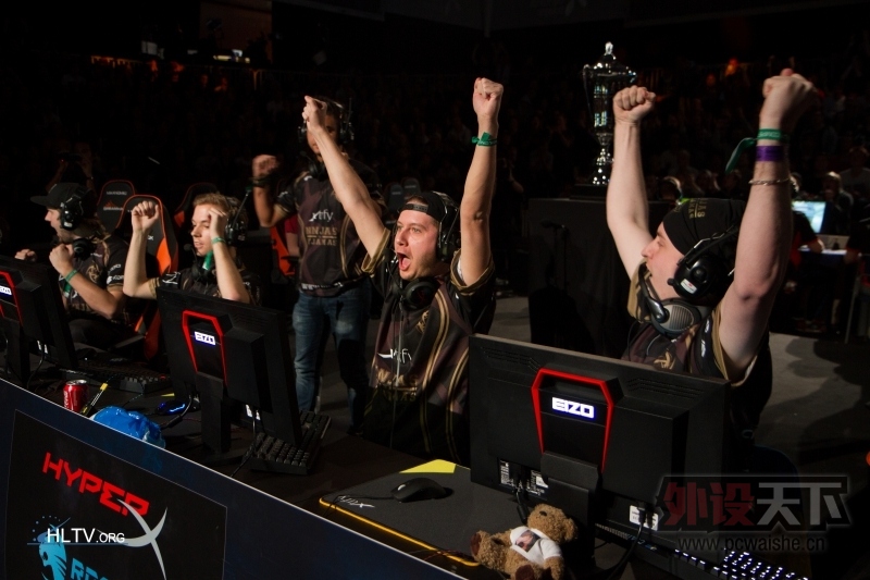 DreamHack 2014 NIP makeleleõ