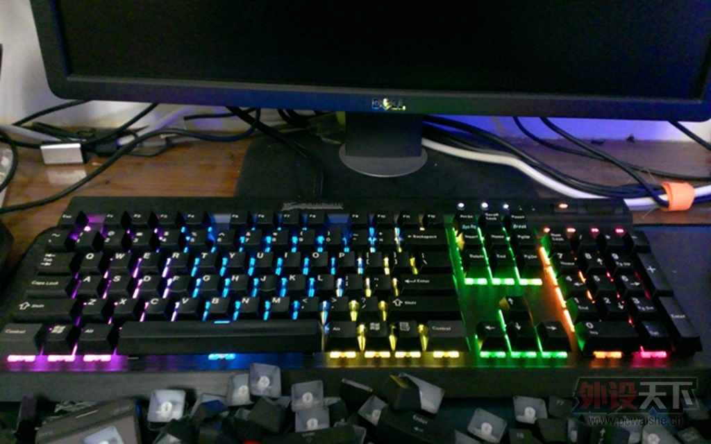 ��---K70RGB���Ϻڶ�ɫ