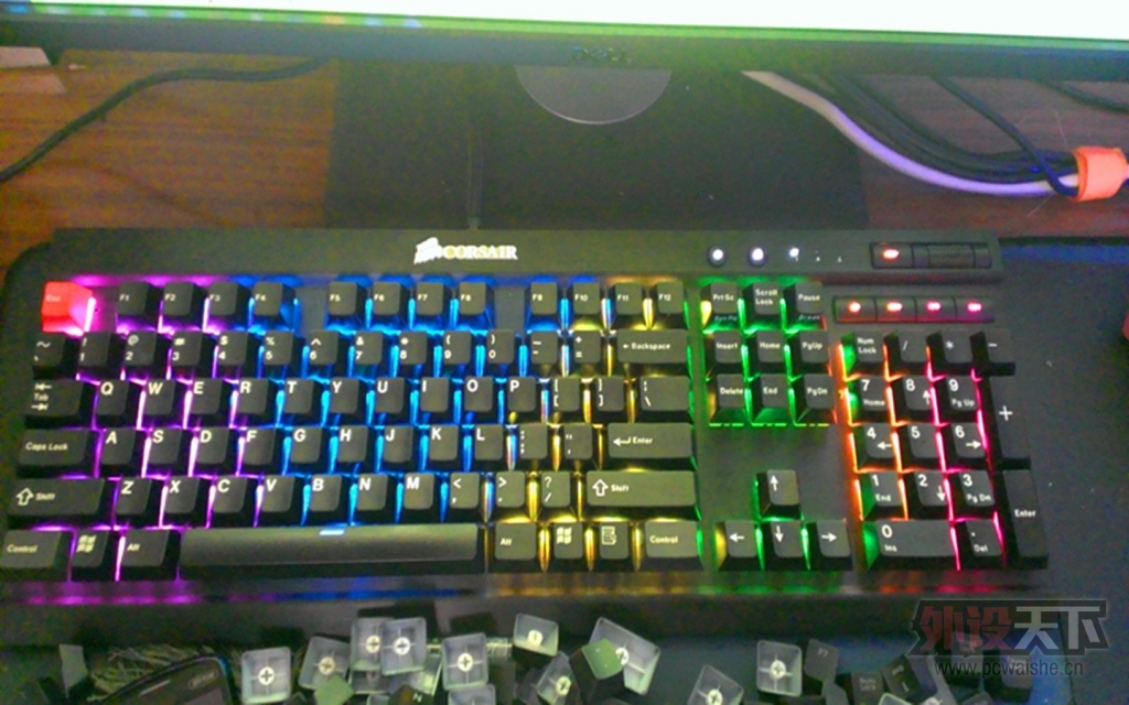 ��---K70RGB���Ϻڶ�ɫ