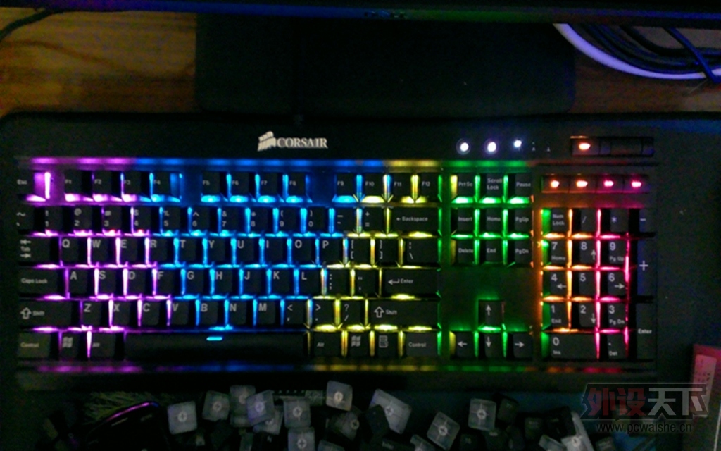 ��---K70RGB���Ϻڶ�ɫ