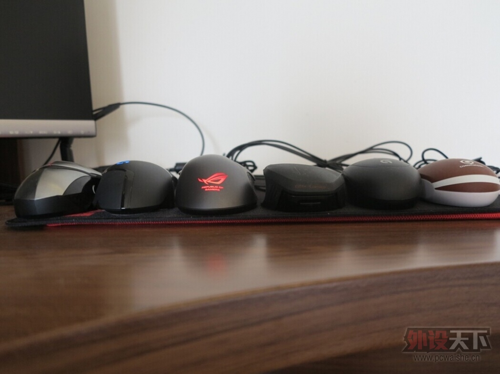 ROG GLADIUS�����С�⣬�ѵ���΢��������