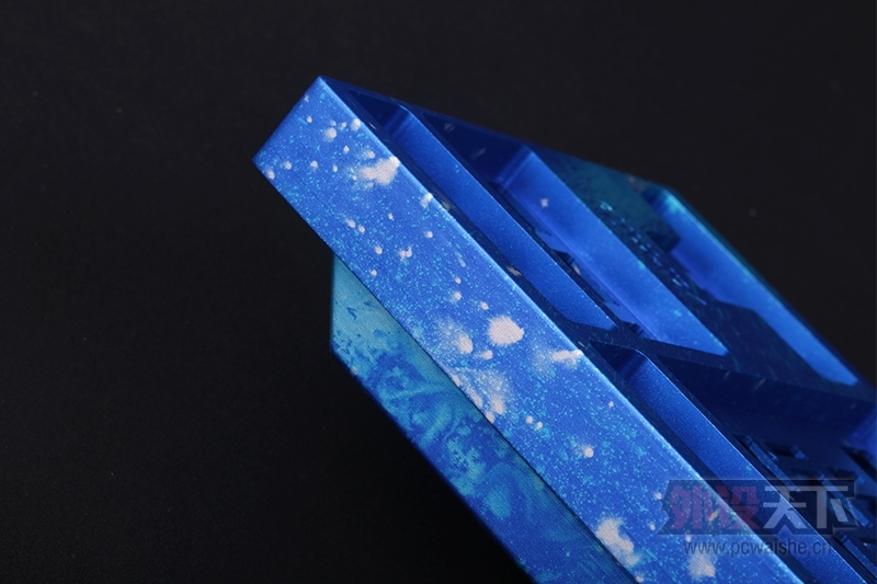 ������������������������������������ۼ�Լ2000Ԫ�İ����� Varmilo 87���̽������