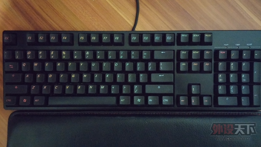 졿IKBC F104ɫе̣320Ԫѳ