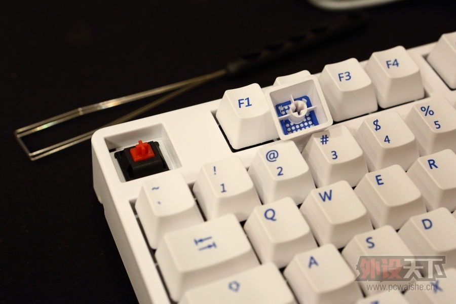 �����᡿�����Ե�������������а���Ұ������� IKBC F104�����ĵ�