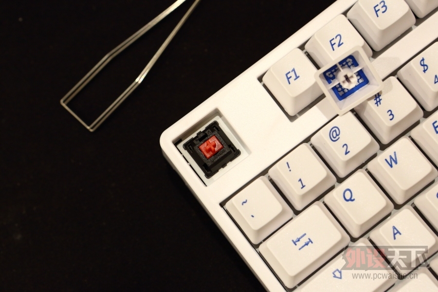 �����᡿�����Ե�������������а���Ұ������� IKBC F104�����ĵ�