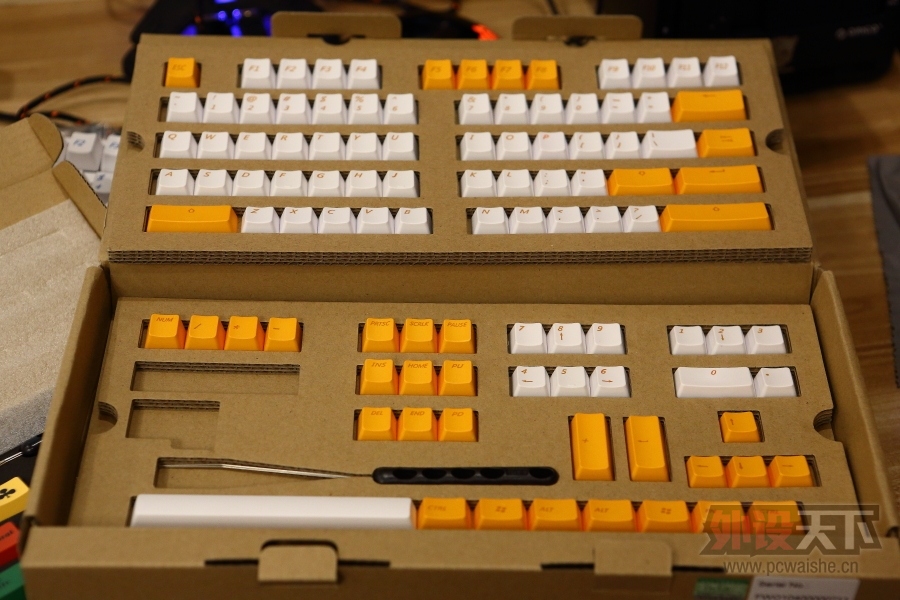 �����᡿�����Ե�������������а���Ұ������� IKBC F104�����ĵ�