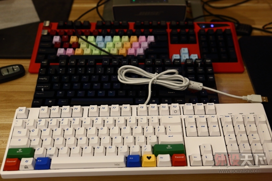 �����᡿�����Ե�������������а���Ұ������� IKBC F104�����ĵ�