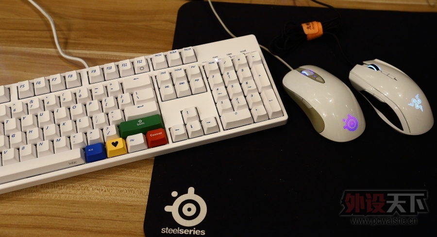 �����᡿�����Ե�������������а���Ұ������� IKBC F104�����ĵ�