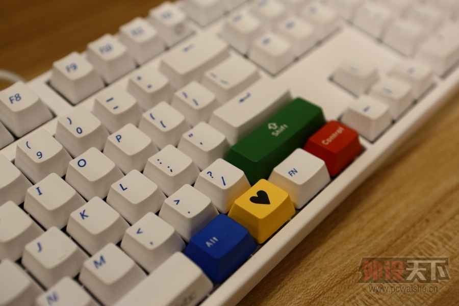 �����᡿�����Ե�������������а���Ұ������� IKBC F104�����ĵ�