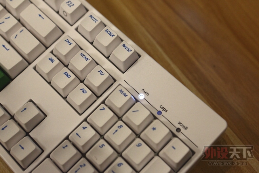 �����᡿�����Ե�������������а���Ұ������� IKBC F104�����ĵ�
