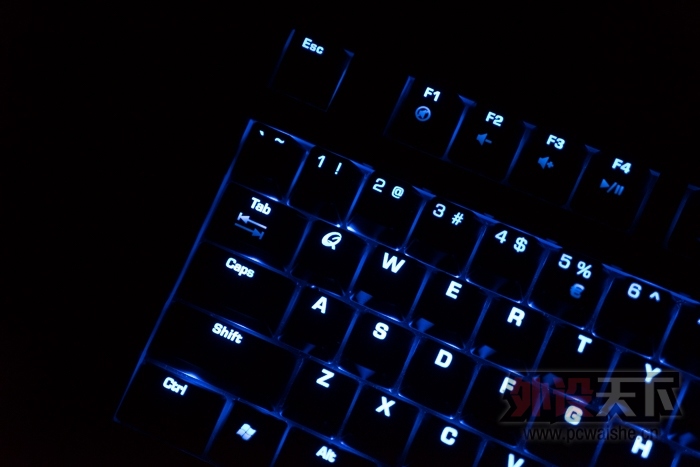 ����Ŭ�� QPAD MK-70�����