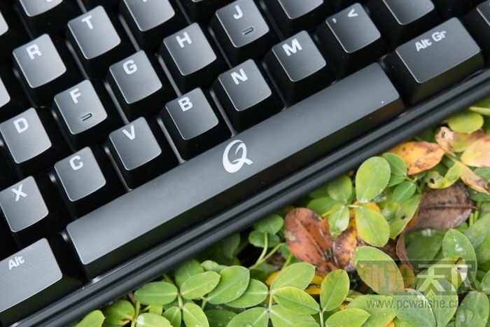 ����Ŭ�� QPAD MK-70�����
