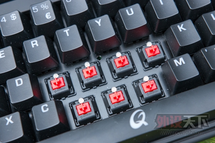 ����Ŭ�� QPAD MK-70�����