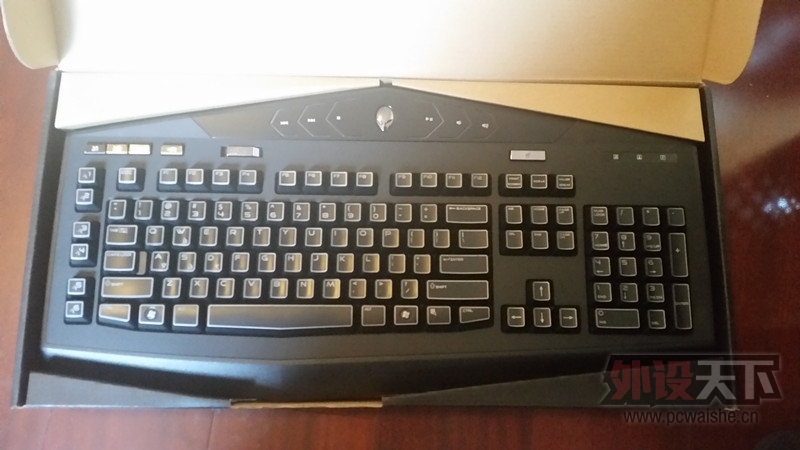 ������������Alienware TactX����8.5����