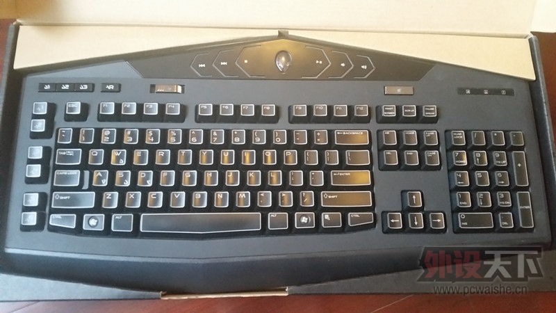 ������������Alienware TactX����8.5����