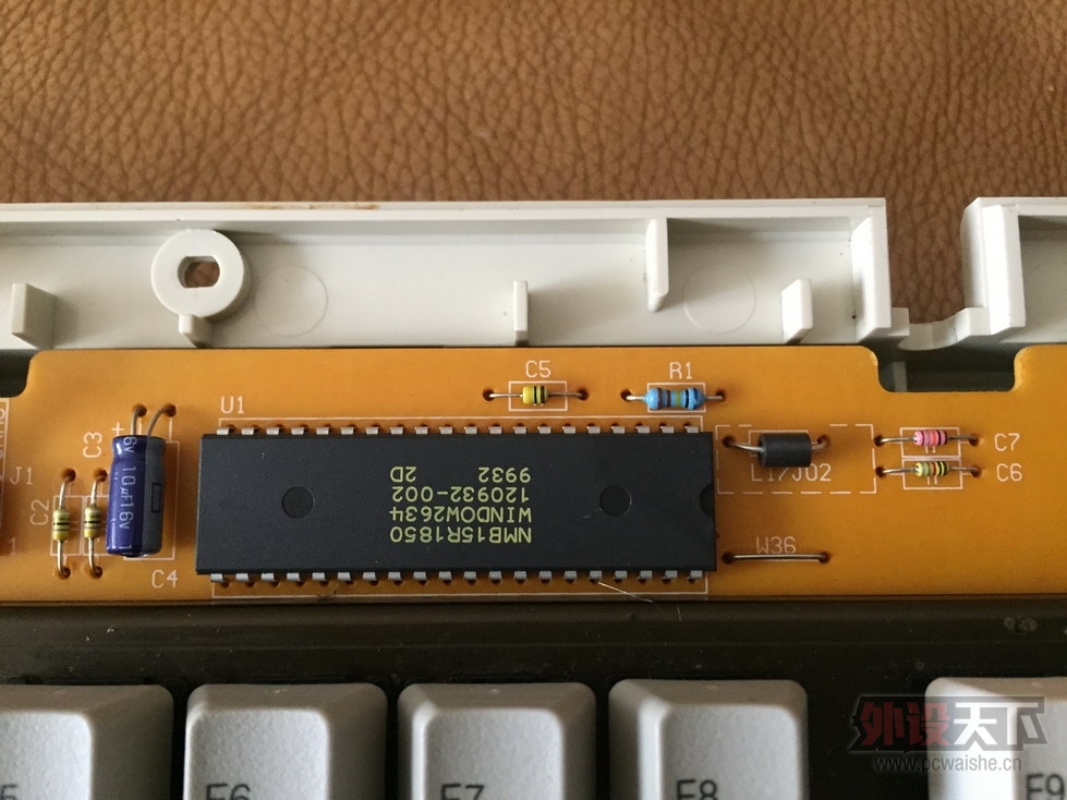 ŭ�������뻻��MICRO USB�ļ��߷��룬��̹��ڽ��ߵ����⣬�������������